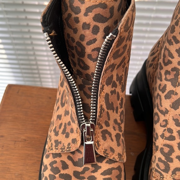 Gianni Bini Leopard Print Suede Zip Chunky Lug Sole Platform Booties - Picture 6 of 6